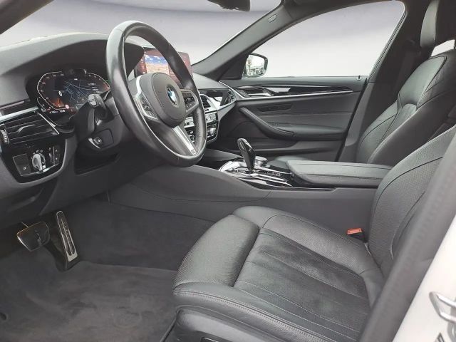 BMW 540 540d M-Sport Touring xDrive