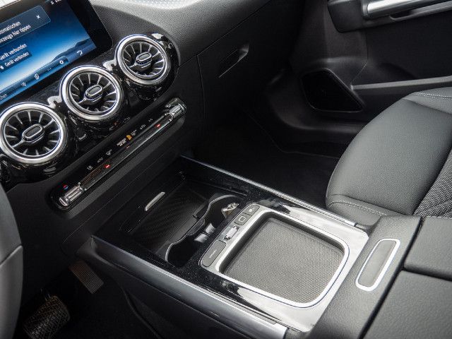 Mercedes-Benz B 200 Sedan