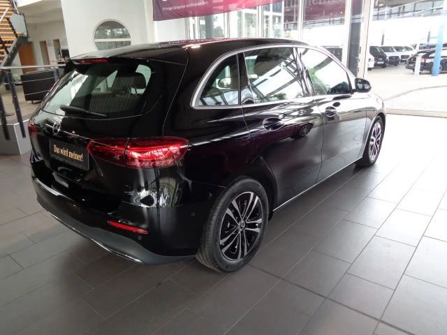 Mercedes-Benz B 200 LED,KAMERA,NAVI,NP:44.512,-