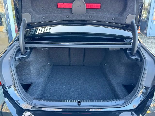 BMW 520 520i M-Sport Sedan