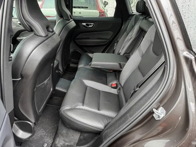 Volvo XC60 AWD R-Design Recharge