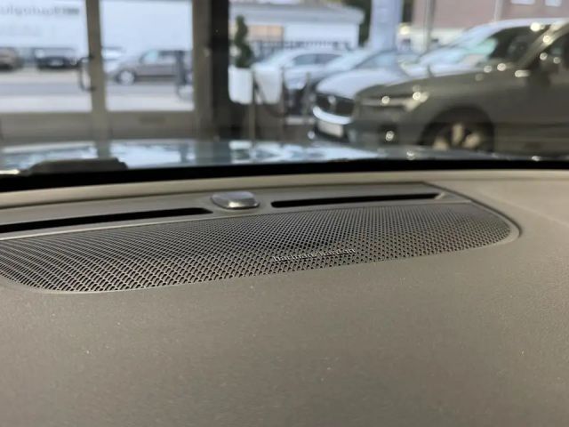 Volvo XC40 Dark Plus