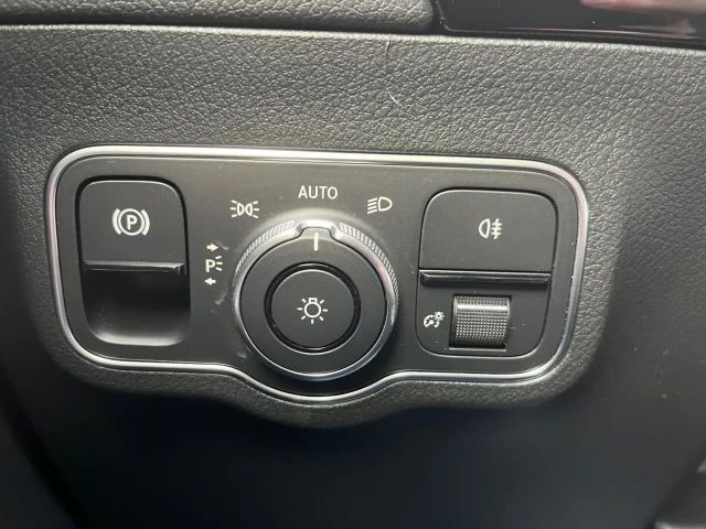 Mercedes-Benz GLA 200 AMG Line GLA 200 d