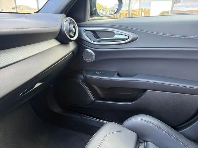 Alfa Romeo Giulia AT8 Q4 Veloce