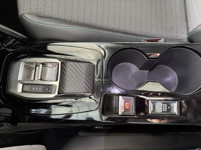 Peugeot E-2008 Allure Pack