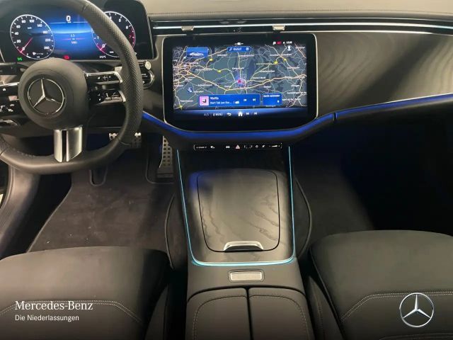 Mercedes-Benz E 200 AMG Line Sedan