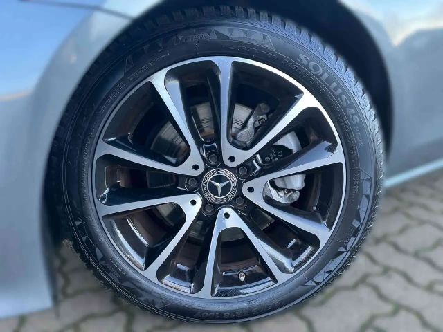 Mercedes-Benz E 200 AVANTGARDE Estate