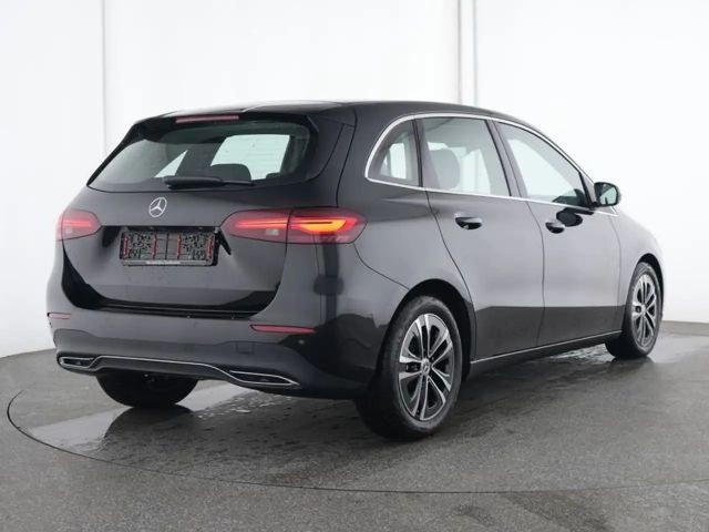 Mercedes-Benz B 200 Sedan