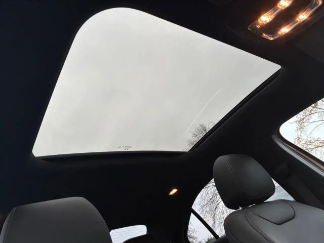 Mercedes-Benz A 250 A 250 e AMG Line