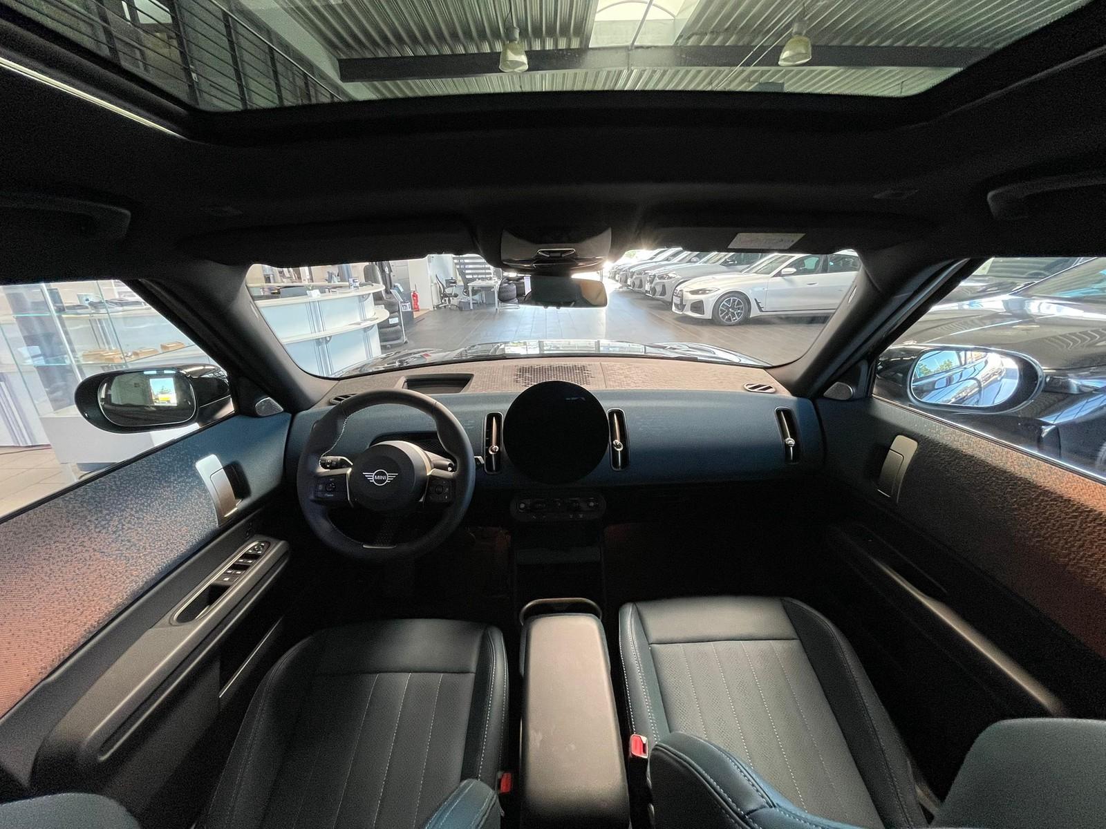 MINI Cooper C Countryman Favoured