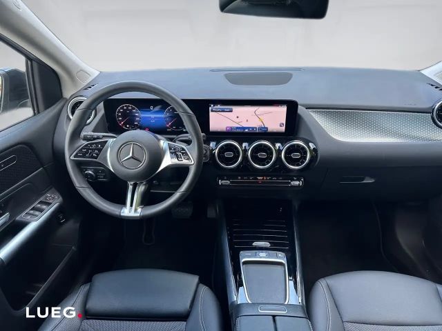 Mercedes-Benz B 200 Progressive Sedan