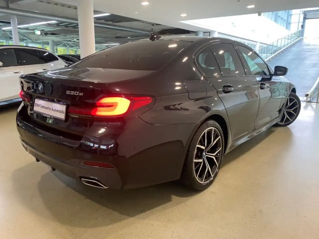 BMW 530 530e M-Sport Sedan xDrive