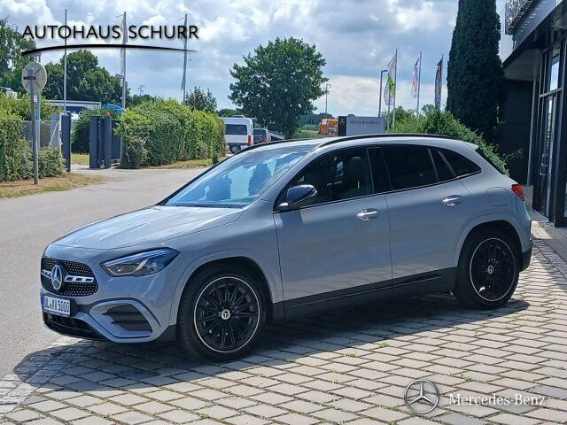 Mercedes-Benz GLA 200 