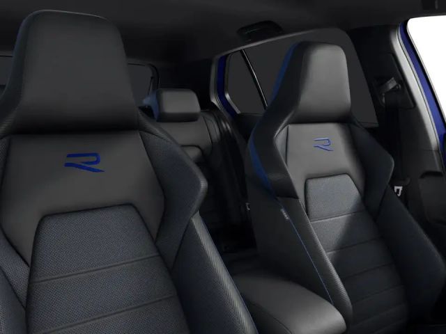 Volkswagen Golf R BLACK EDT. AKRAPOVIC PANO LEDER