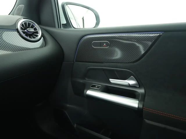 Mercedes-Benz B 200 AMG Line