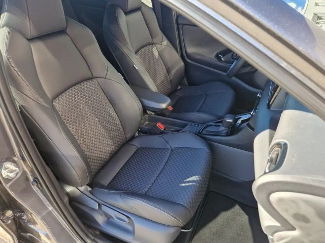 Toyota Yaris Hatchback Style