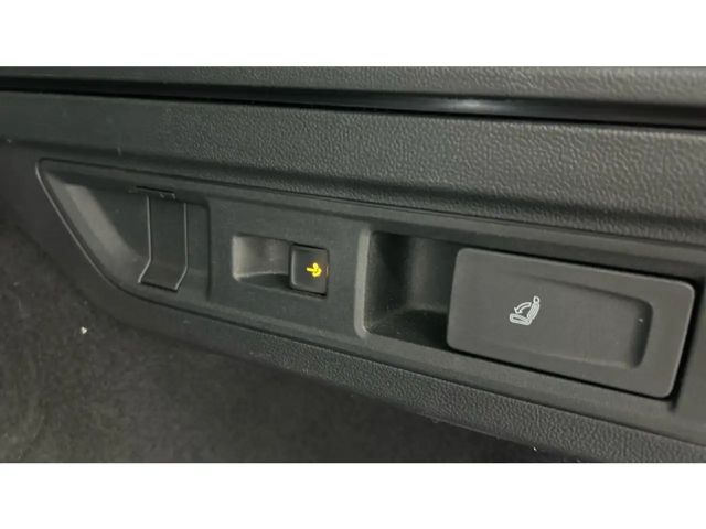 Volkswagen Passat 1.5 eTSI Business Variant