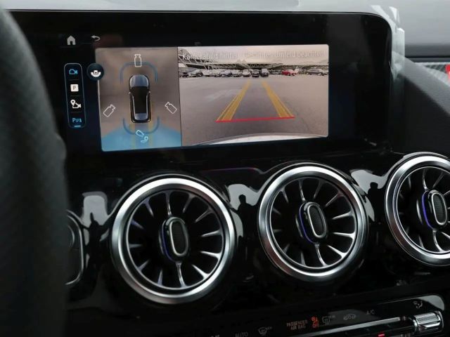 Mercedes-Benz GLA 180 AMG Line