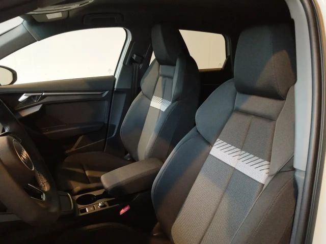 Audi A3 30 TFSI Sedan