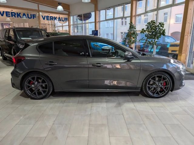 Ford Focus ST Line