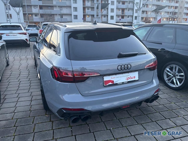 Audi RS4 Avant Quattro