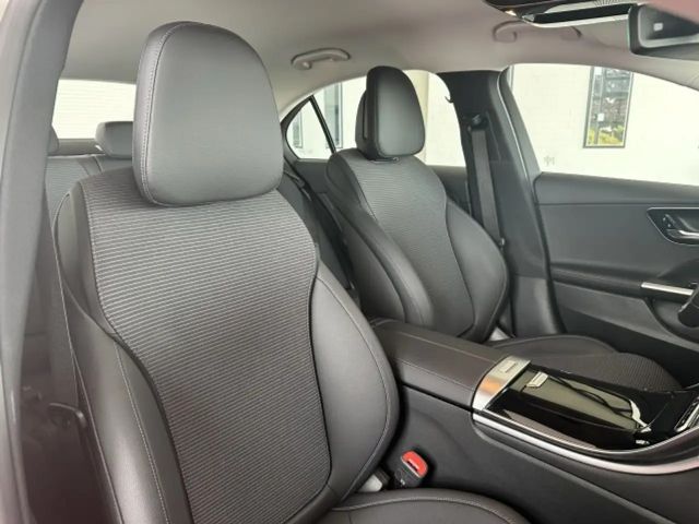 Mercedes-Benz C 180 AVANTGARDE Sedan