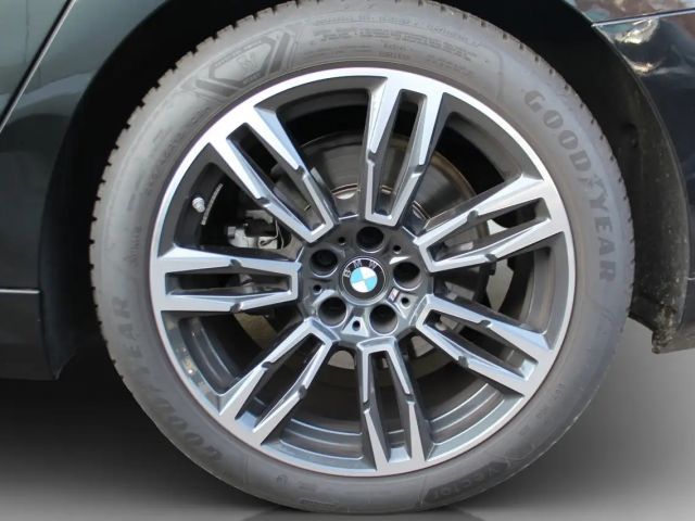 BMW 520 520d M-Sport Touring