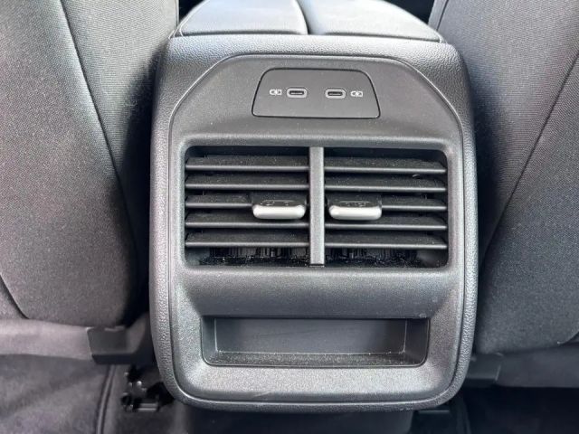 Volkswagen Passat 1.5 eTSI DSG Variant