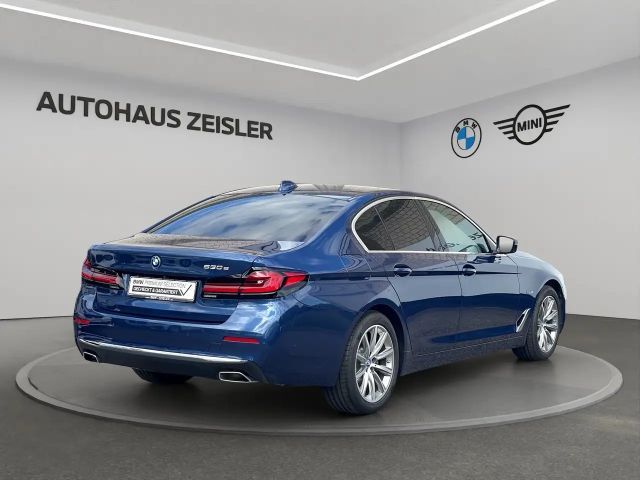 BMW 530 530e Luxury Line Sedan