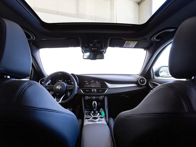 Alfa Romeo Giulia AT8 Q4 Veloce