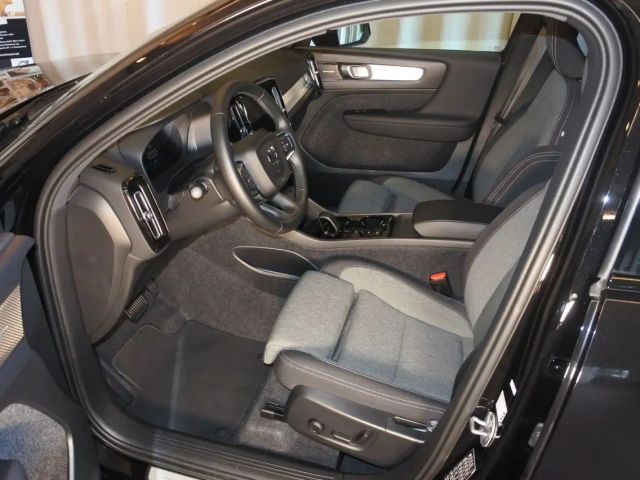 Volvo XC40 Business Dark Plus