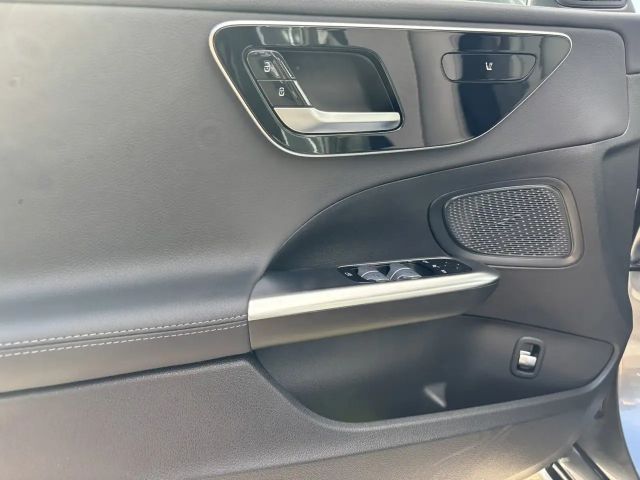 Mercedes-Benz C 200 AVANTGARDE Sedan