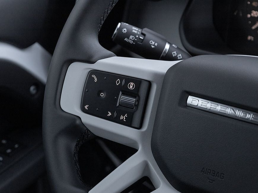 Land Rover Defender 110 Dynamic SE