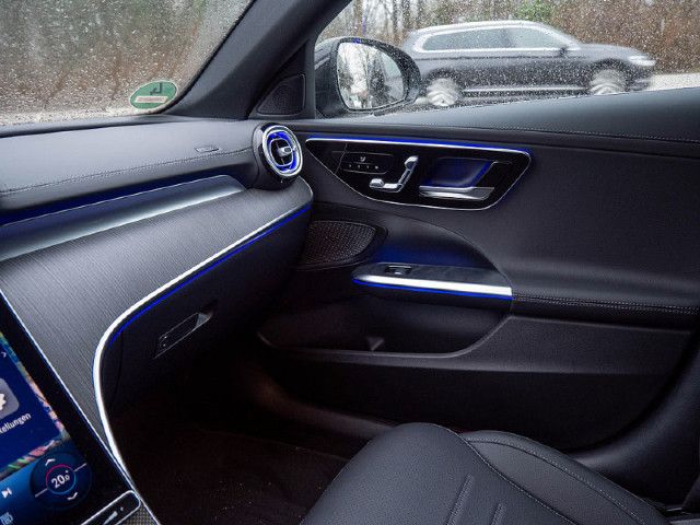 Mercedes-Benz C 220 AMG Line C 220 d Sedan