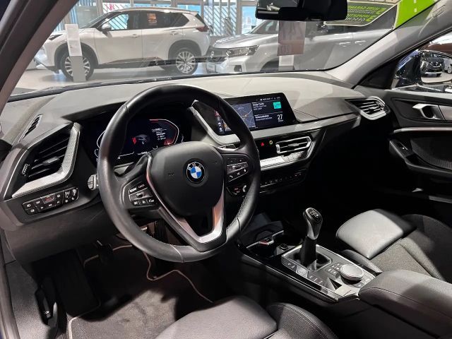 BMW 116 116d Sedan Sport Line