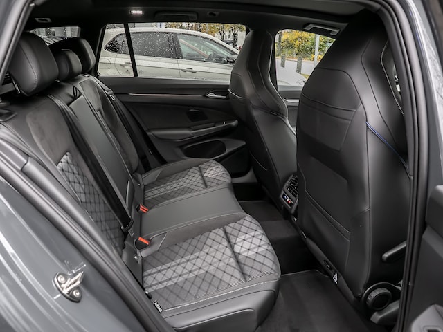 Volkswagen Golf 1.5 eTSI R-Line Variant