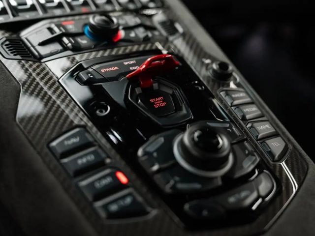 Lamborghini Aventador Ultimae/KAMERA/CARBON/GARANTIE 05/27