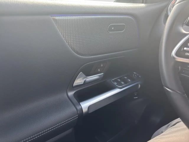 Mercedes-Benz EQB 300 4MATIC Progressive