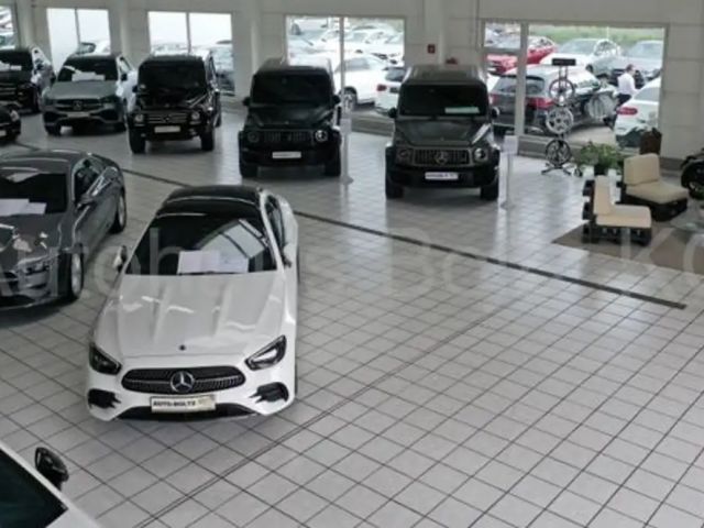 Mercedes-Benz CLA 200 AMG Line Sedan