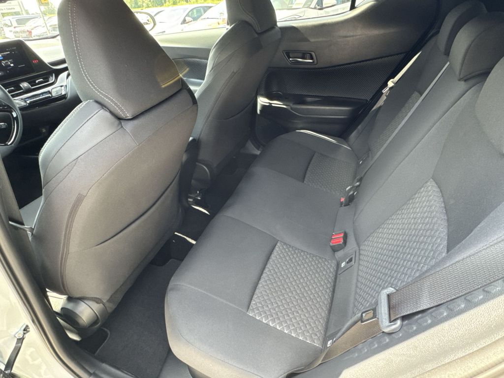 Toyota C-HR 5-deurs Bi-Tone Team D