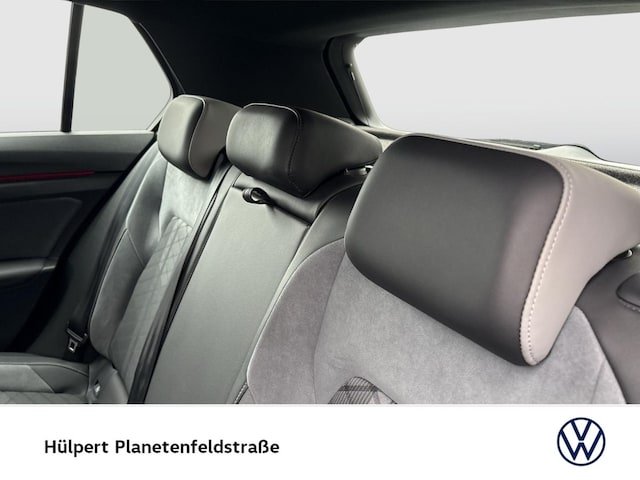 Volkswagen Golf 1.5 eTSI Golf VIII R-Line
