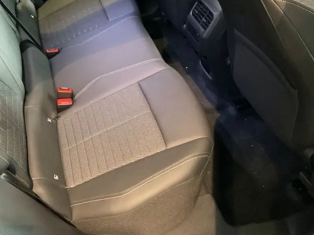 Peugeot E-3008 Allure Pack