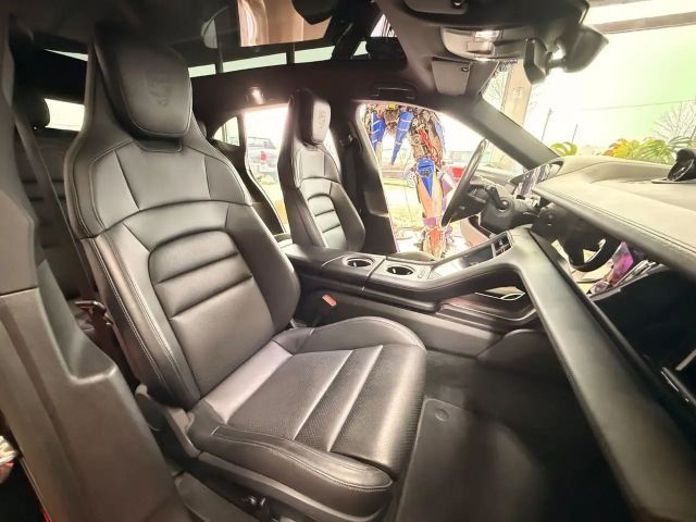 Porsche Taycan 4 Cross Turismo