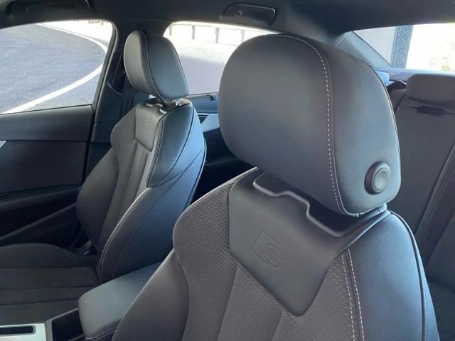 Audi A4 35 TFSI S-Line Sedan