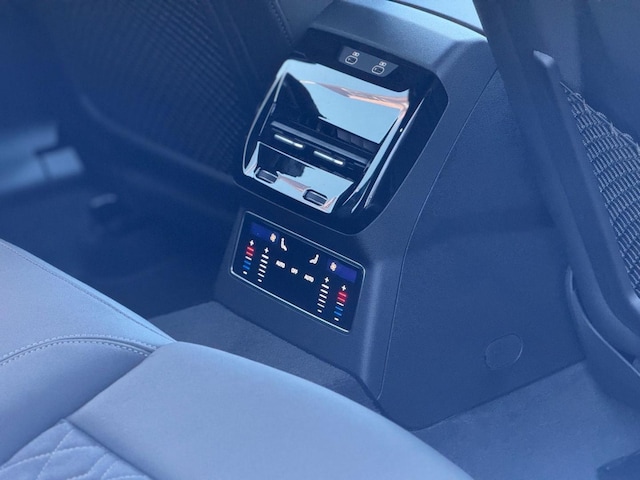 Audi A6 Avant Quattro S-Tronic