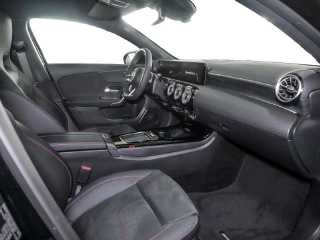 Mercedes-Benz A 200 A 200 d