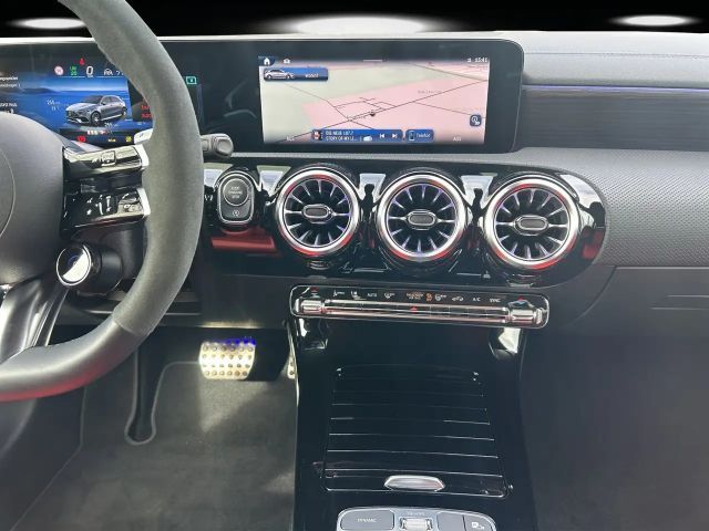 Mercedes-Benz A 35 AMG AMG Line