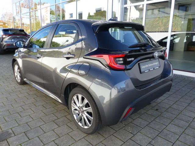 Toyota Yaris 1.5 VVT-iE Klimaautom. LED SHZ Alu