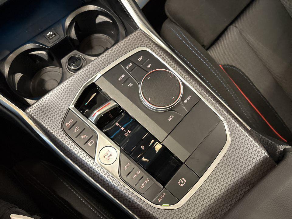 BMW 330 330e Touring