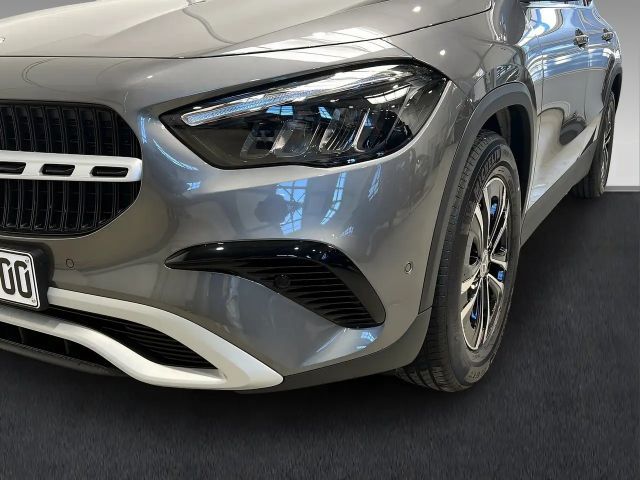 Mercedes-Benz GLA 200 MBUX+LED+PARKTRONIC+Kamera+SHz+AHK